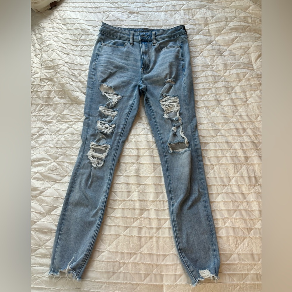 American Eagle Super High-Rise Ripped Jegging